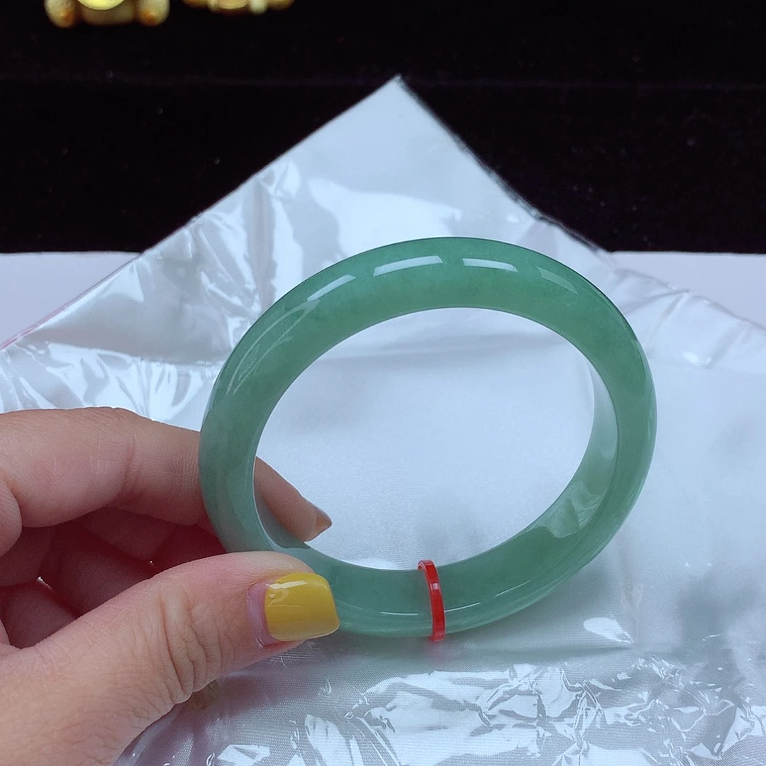 翡翠未镶嵌手镯圈口59