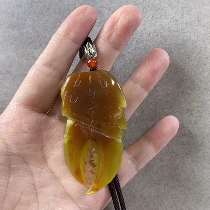 岫玉未镶嵌挂件吊坠