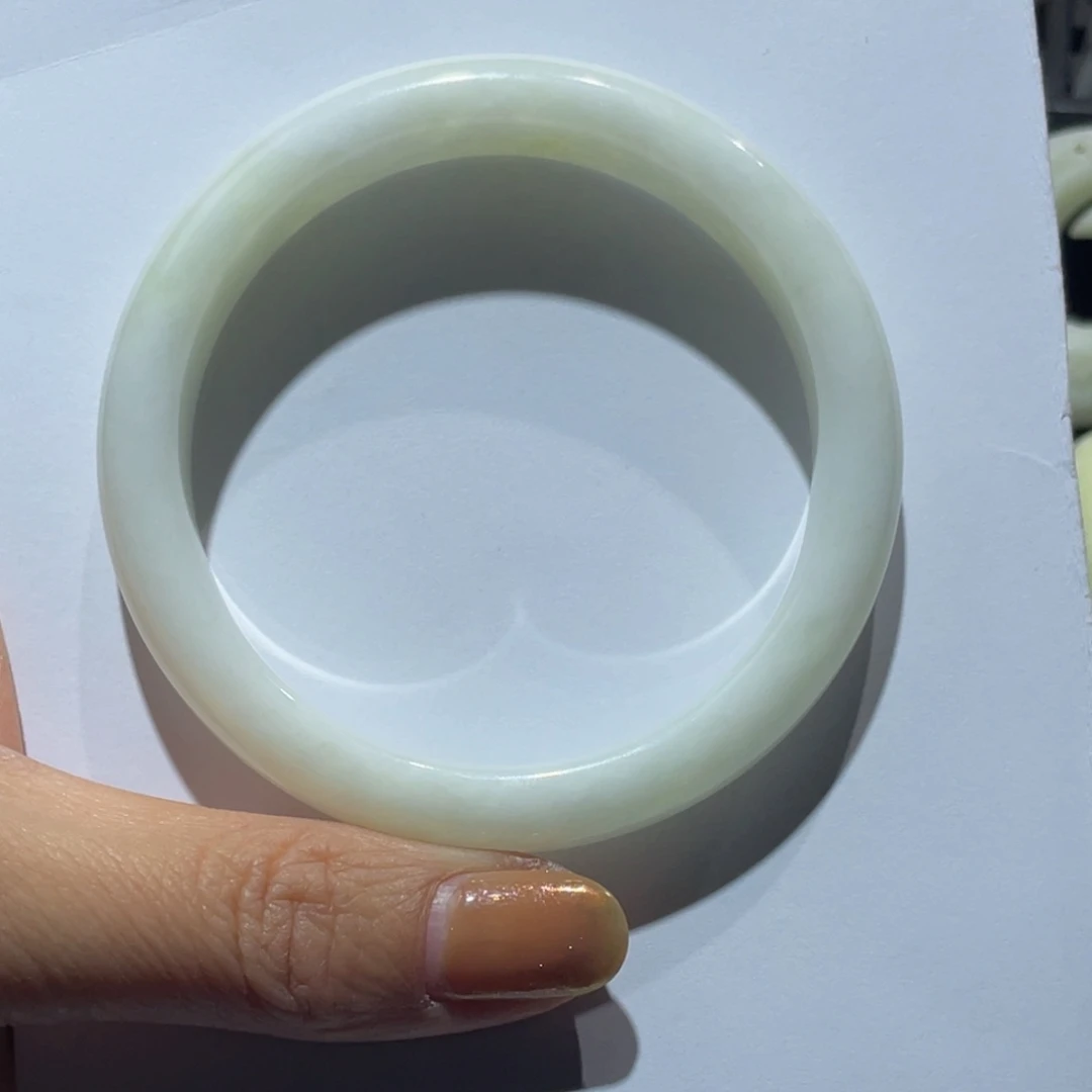 未镶嵌手镯蓝田玉（蛇纹石化大理石玉）妮*