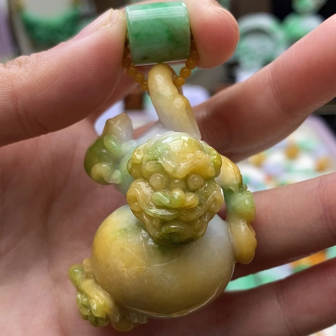 翡翠未镶嵌颈饰吊坠