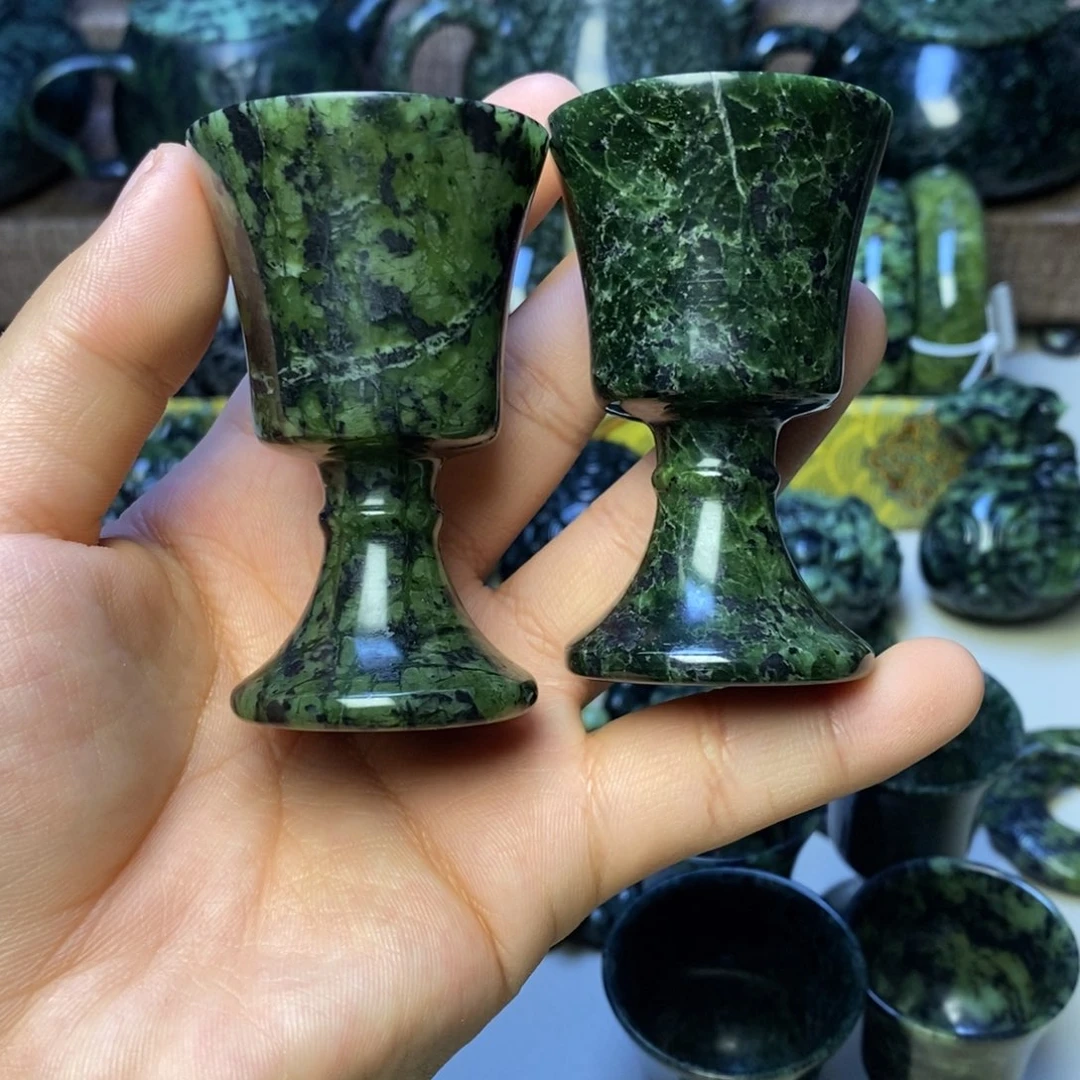 蛇纹石玉未镶嵌颈饰有裂 一对