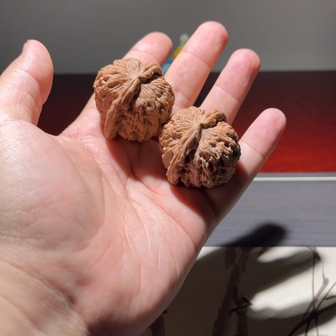 卢****文玩核桃吊坠40白狮子