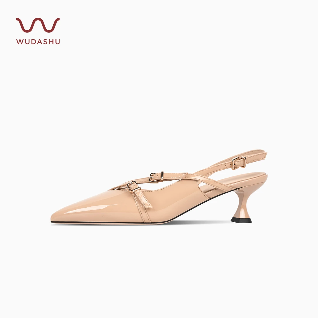 穿高跟鞋的吴大叔裸色漆皮粗跟尖头小高跟高跟鞋包头凉鞋女鞋百搭