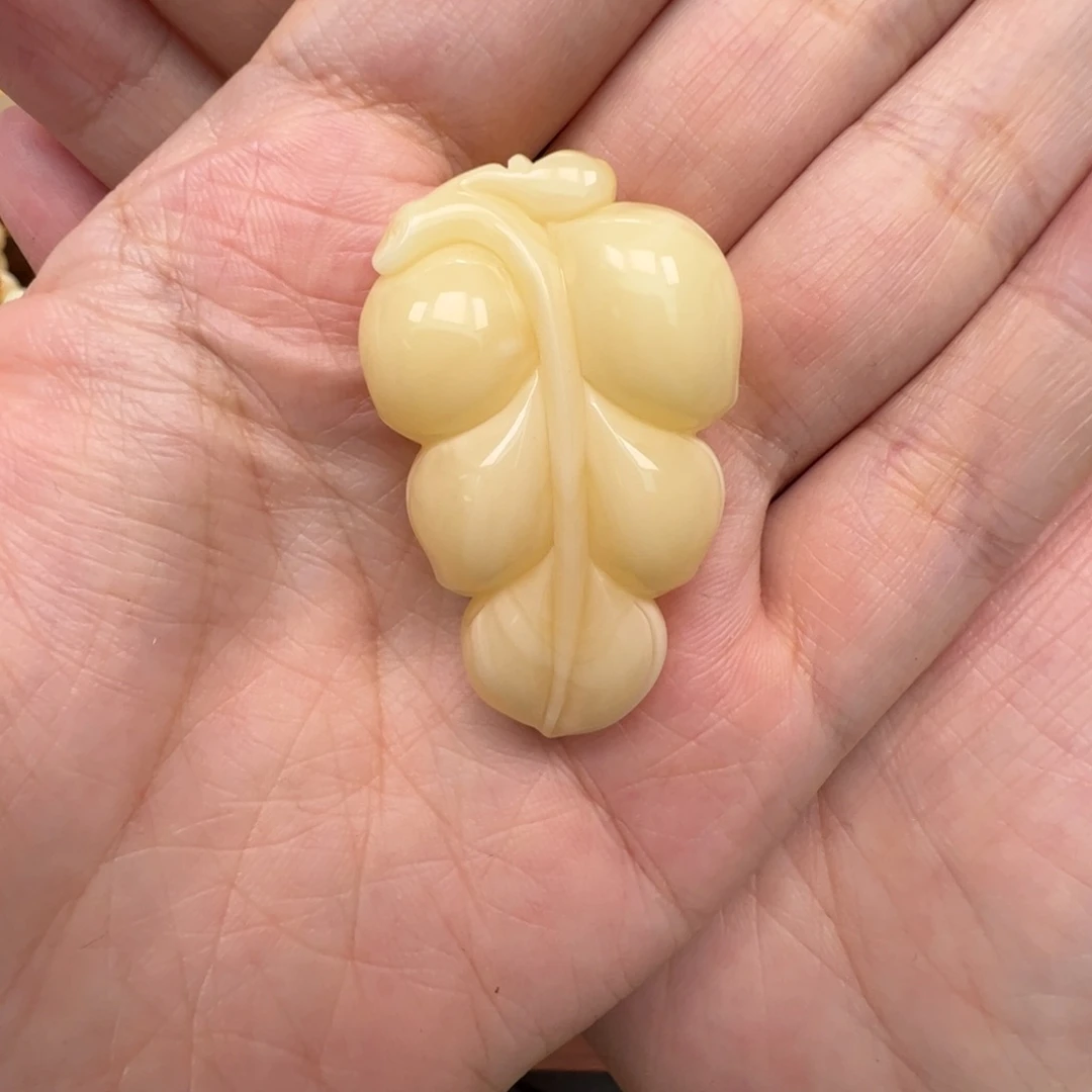 裸石蜜蜡未镶嵌蜜蜡