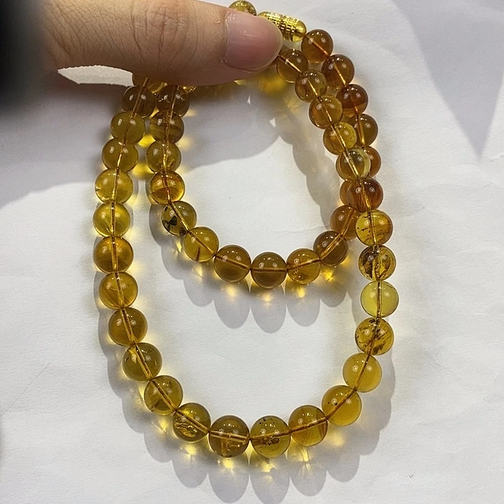 琥珀未镶嵌颈饰多人