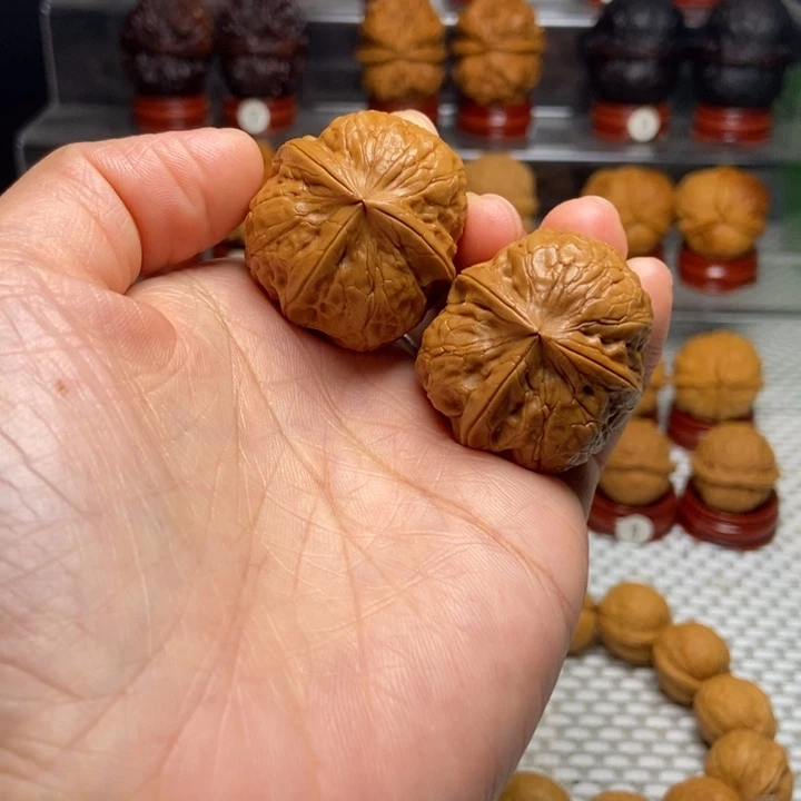 把件文玩核桃48聚宝三棱