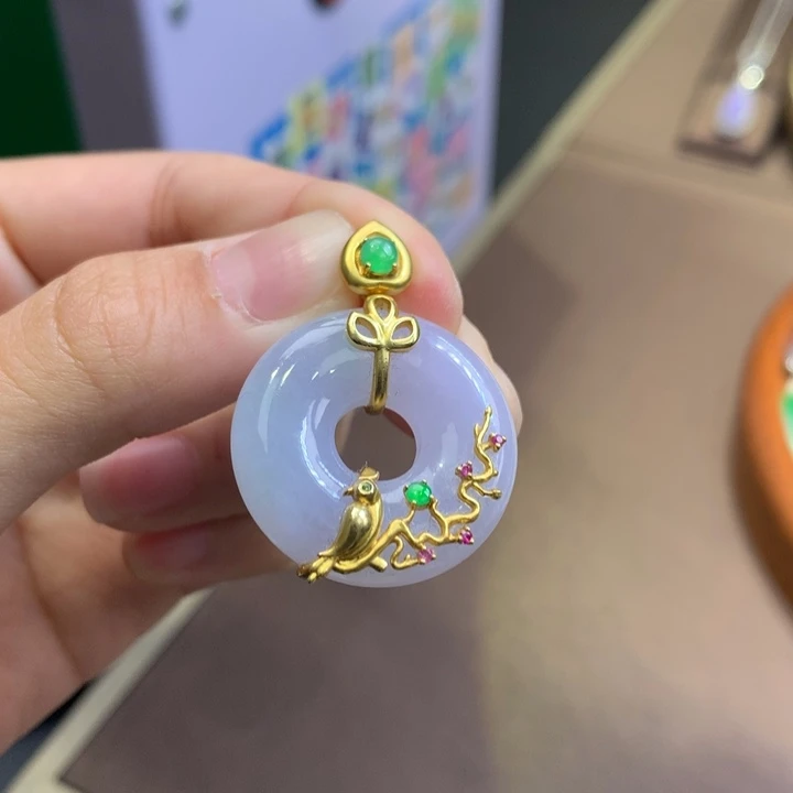 翡翠18K金镶嵌颈饰翡翠