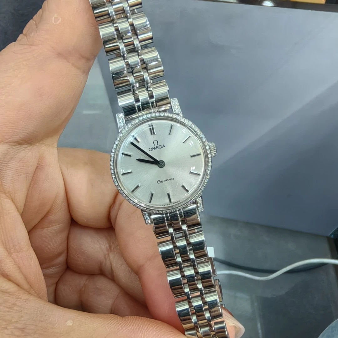 95新 Omega/欧米茄  手动机械后钻23mm/公价32999/w11966