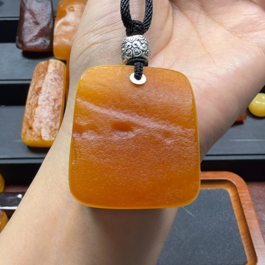 未镶嵌吊坠(赠链)琥珀