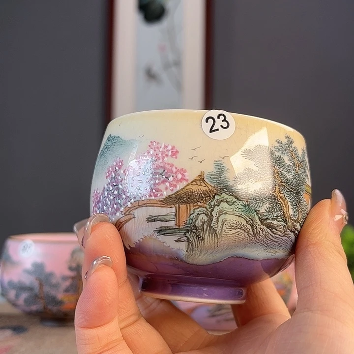 摆件景德镇陶瓷茶杯里