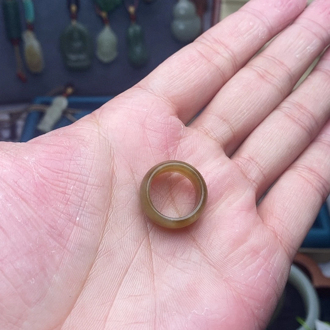 和田玉未镶嵌颈饰圈口15