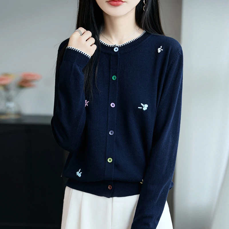 哥弟阿玛施正品秋冬圆领针织衫开衫女时尚彩扣刺绣宽松长袖羊毛衫