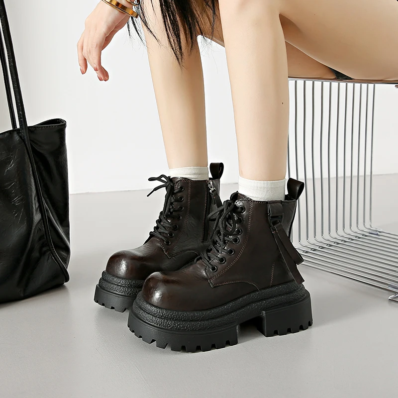 小众厚底马丁靴女2025秋季新款40码小个子增高英伦风机车短靴皮靴
