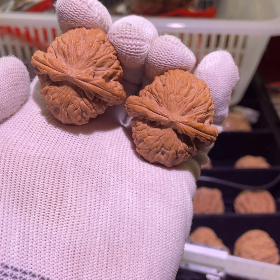 文玩核桃把件球白 387