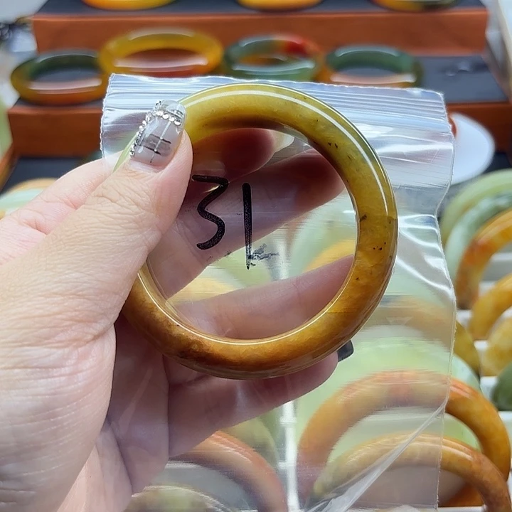 满***米蛇纹石玉未镶嵌手镯（圆镯）