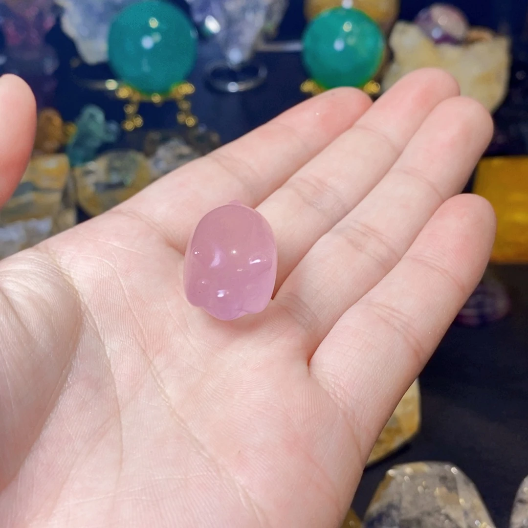 芙蓉石天然粉水晶小猪未镶嵌?