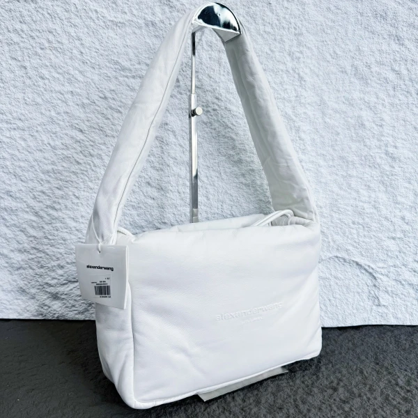 包包/亚历山大王/95新/251001XZ0002/C18978345960