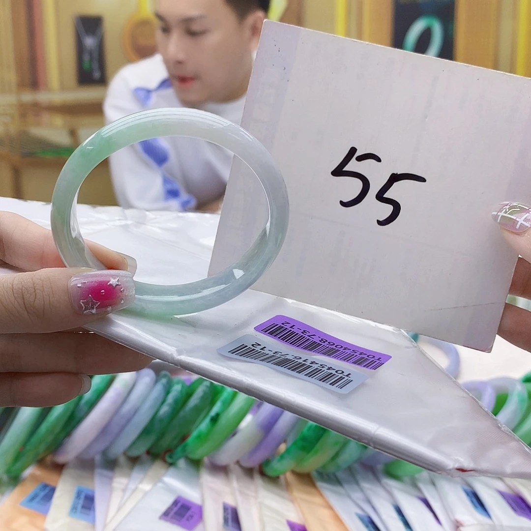 翡翠未镶嵌手镯nnnn