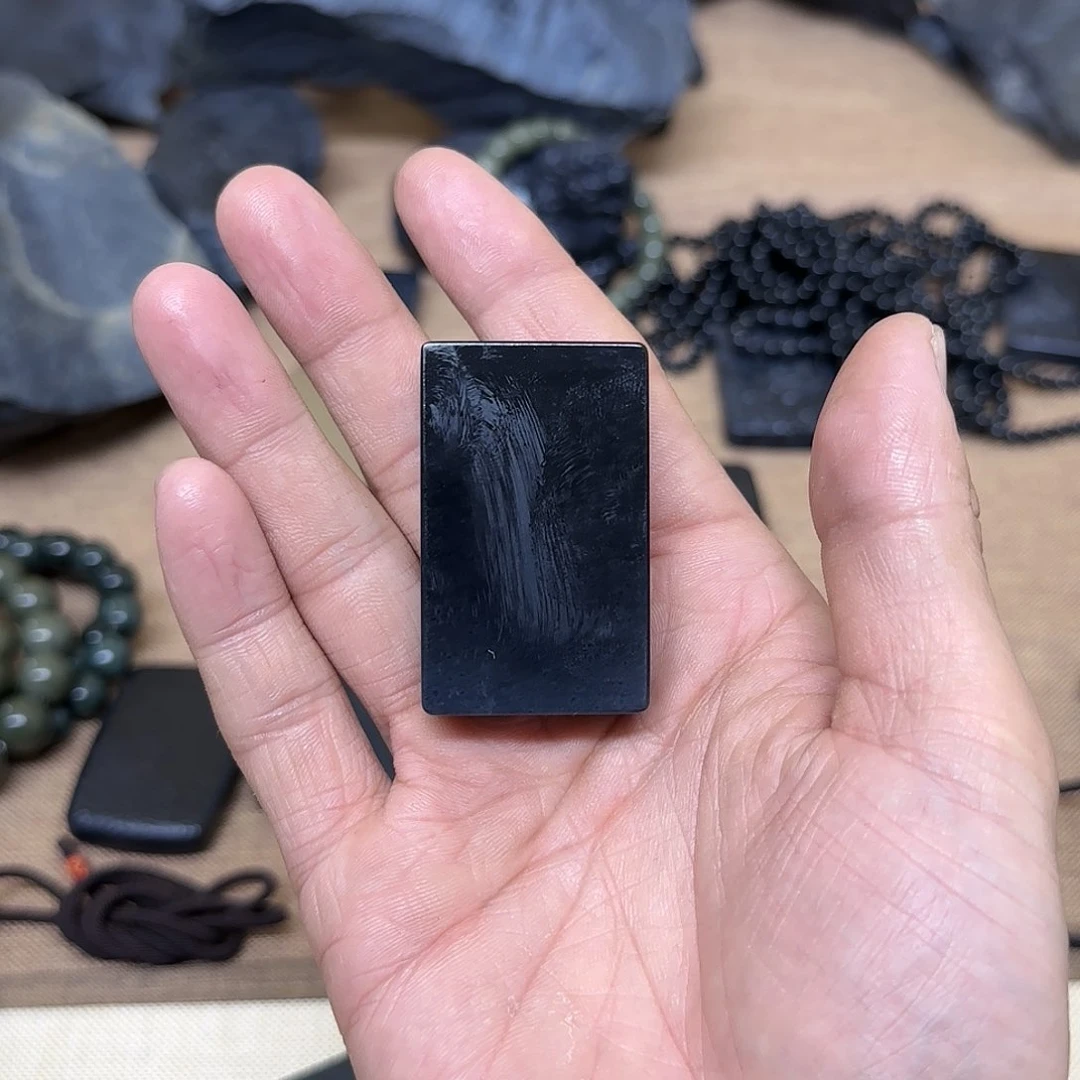 和田玉（墨玉）墨玉无事牌35未镶嵌大**愚