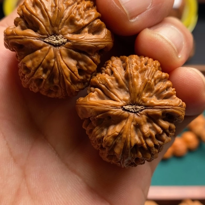 文玩核桃吊坠水龙