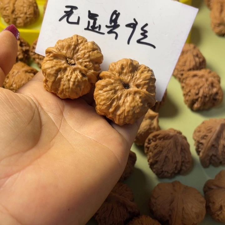 老***K手把件雕刻核桃蛙蛙