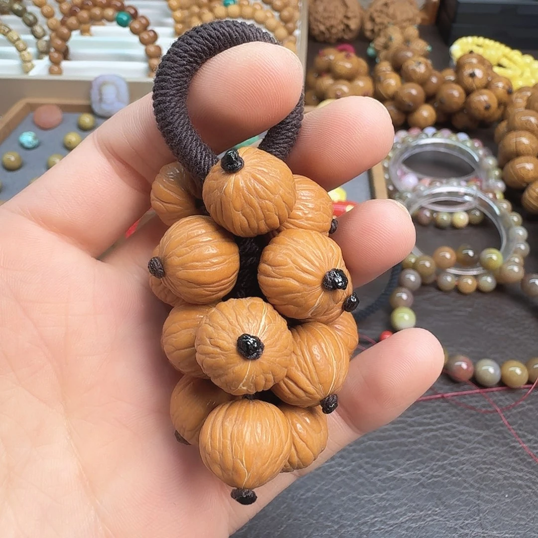 文玩核桃吊坠猴头葡萄串多加 10 颗珠子