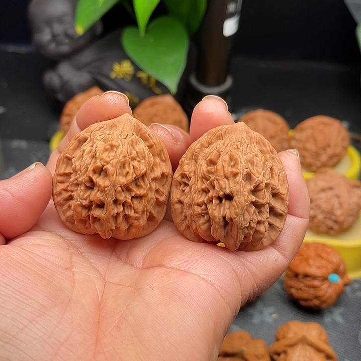 桃核把件全品虎头边39