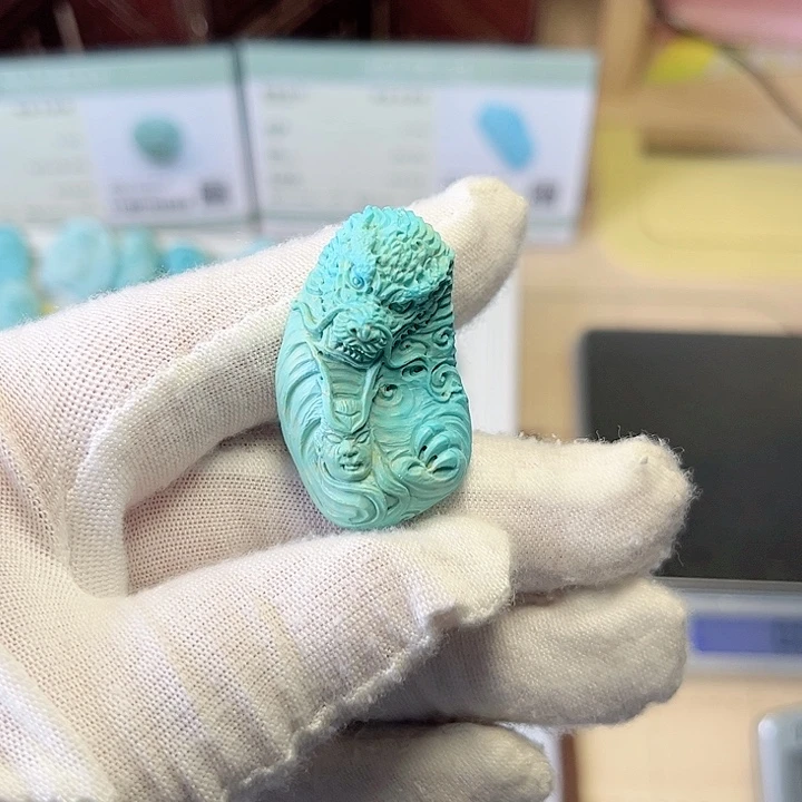 绿松石未镶嵌颈饰