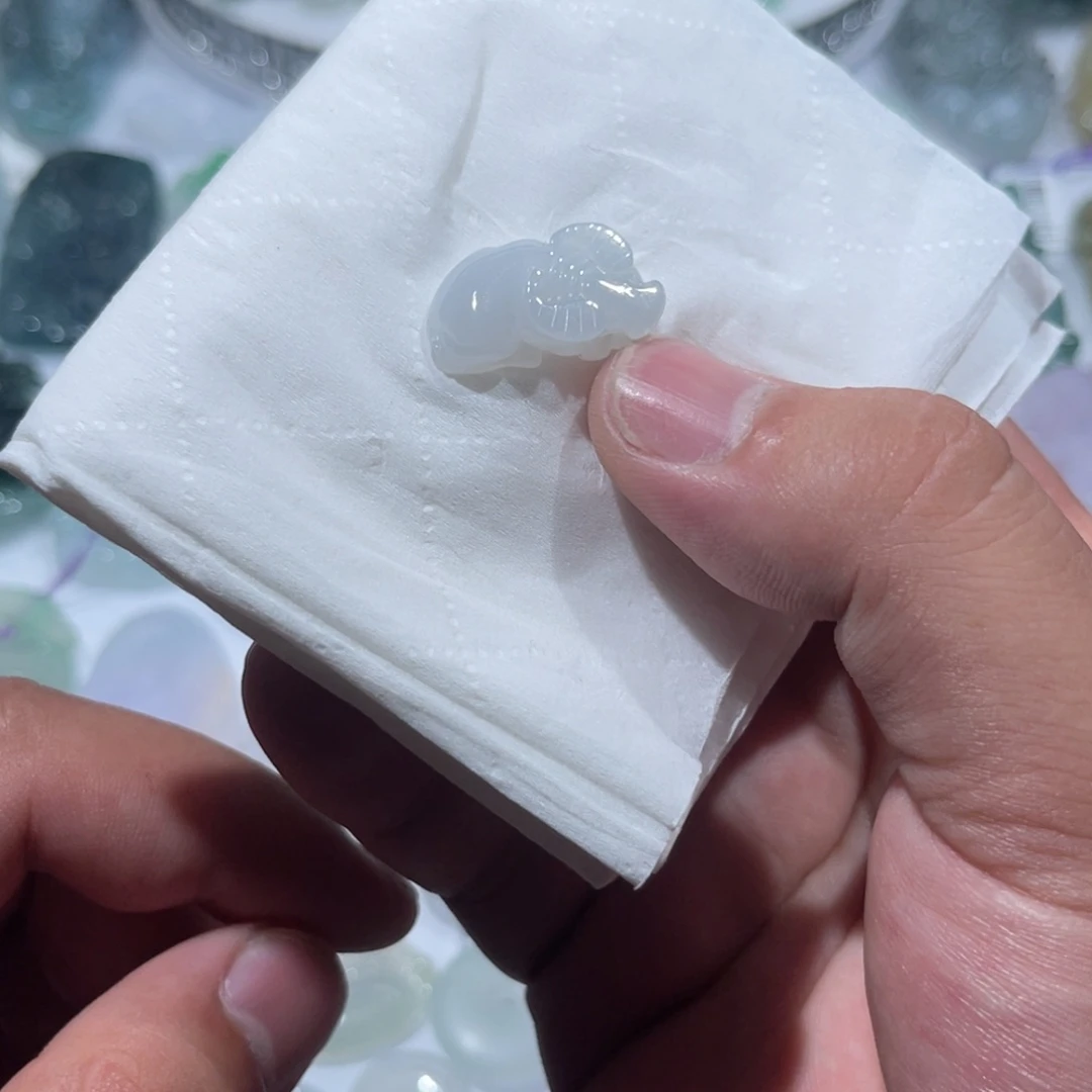 颈饰未镶嵌翡翠天然
