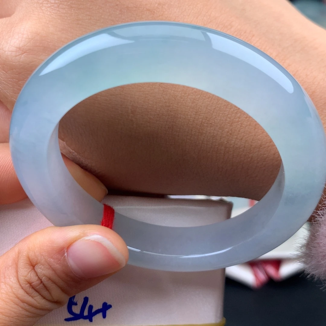 翡翠未镶嵌手镯全条冰透炸光