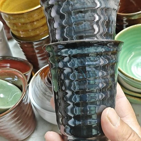 瓷片瓷片，各种摆件，沙锅！