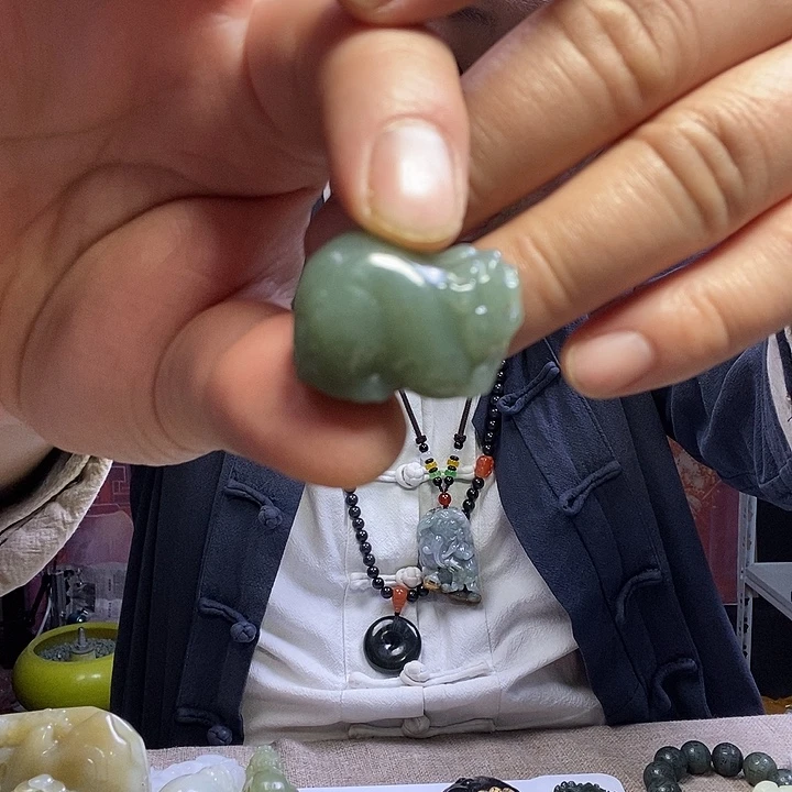 和田玉未镶嵌挂件貔貅