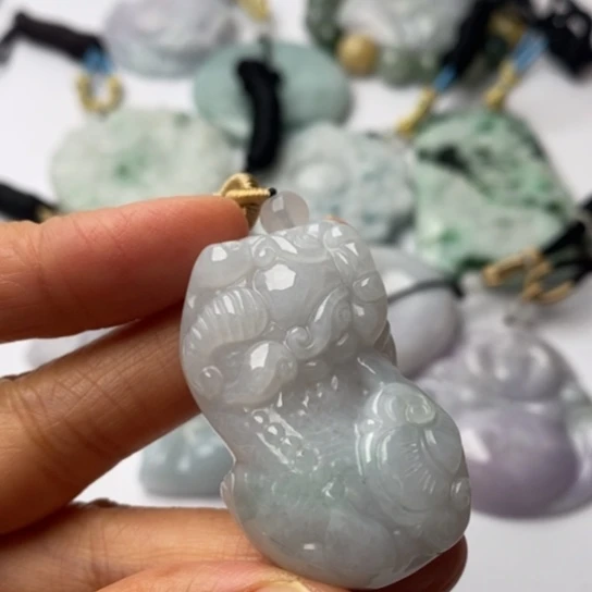 翡翠未镶嵌挂件翡翠