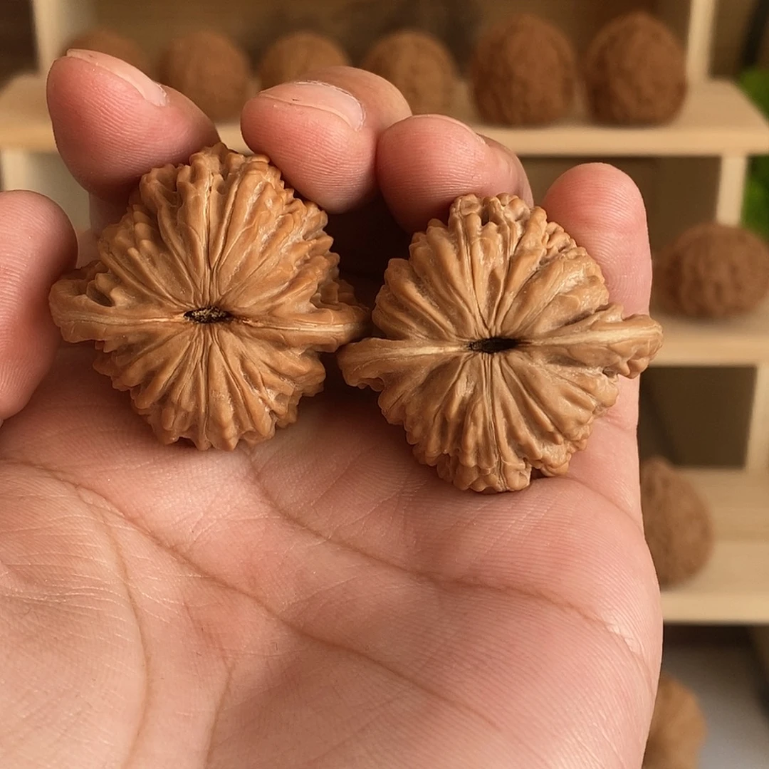 文玩核桃吊坠39尺汉高楼，全品
