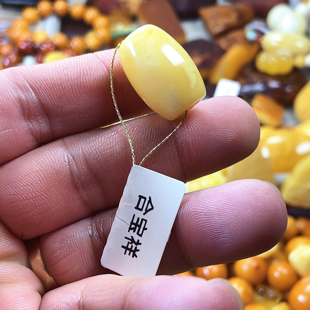 琥珀颈饰未镶嵌俄满蜜白花料桶珠