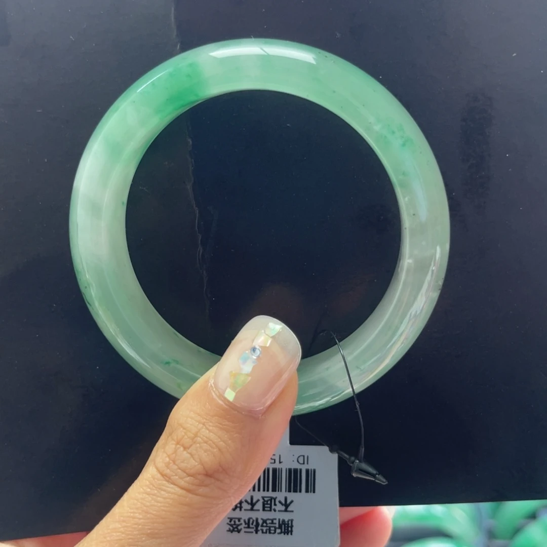 石英质玉（非洲翠）未镶嵌手镯