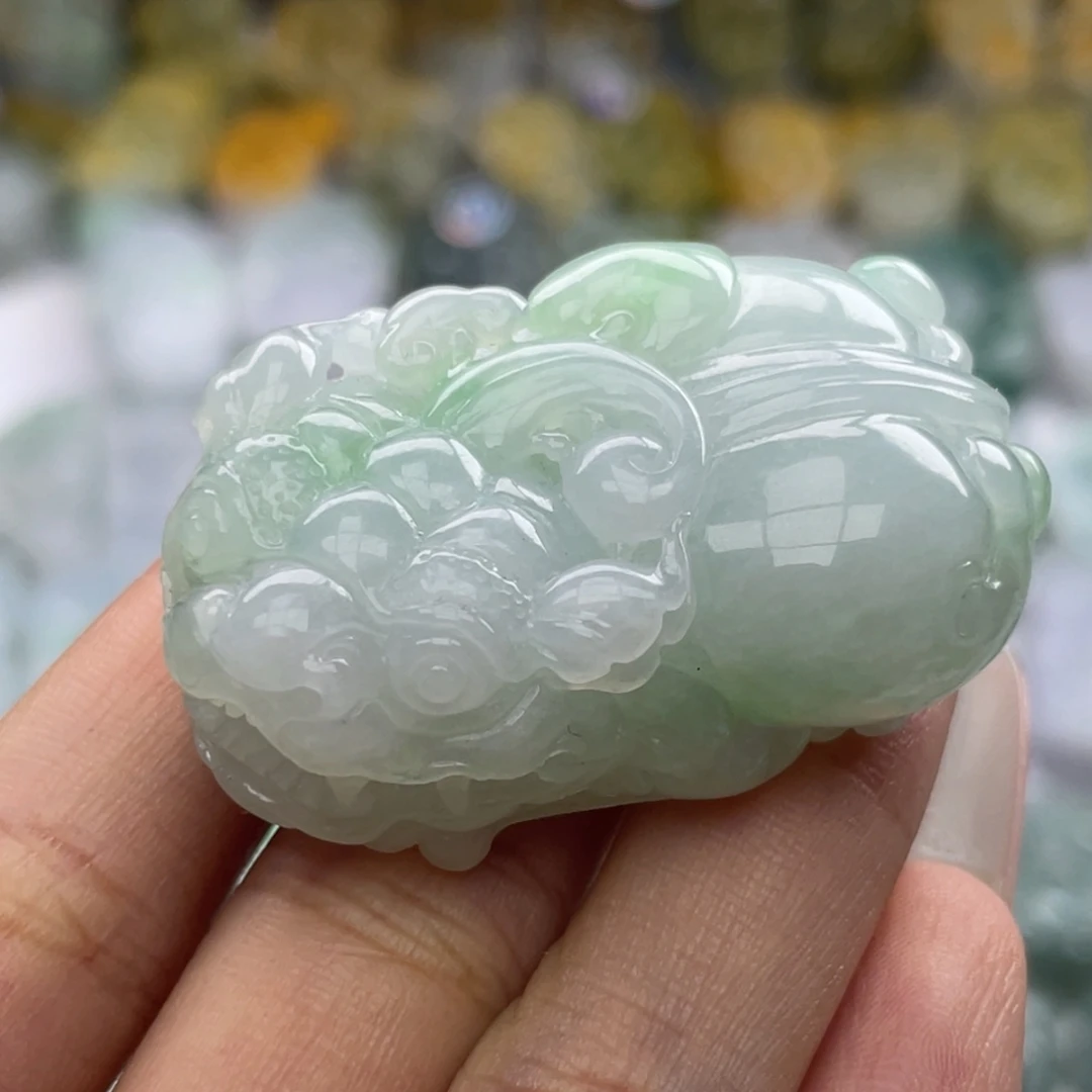 翡翠未镶嵌颈饰貔貅