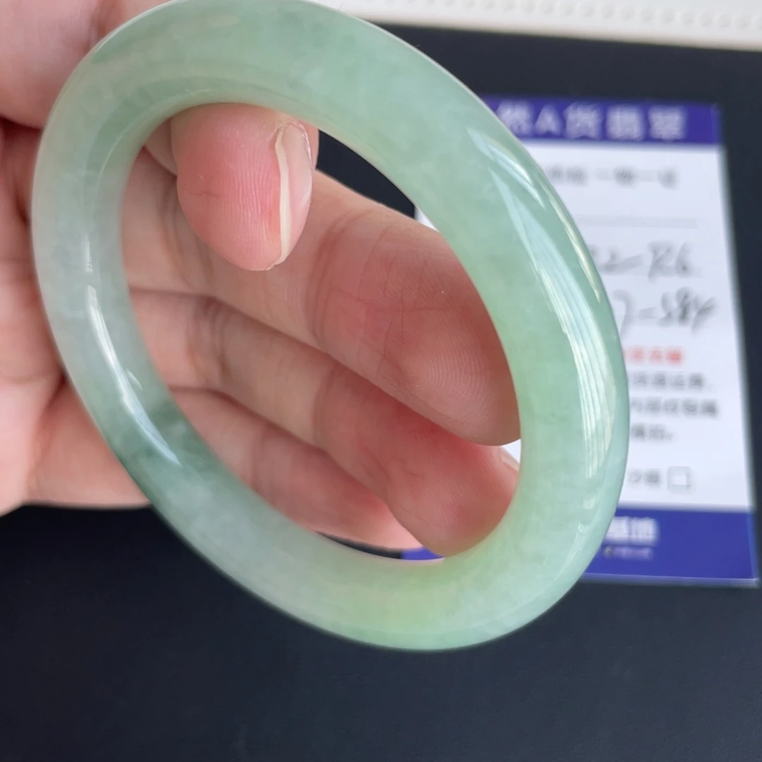翡翠未镶嵌手镯翡翠