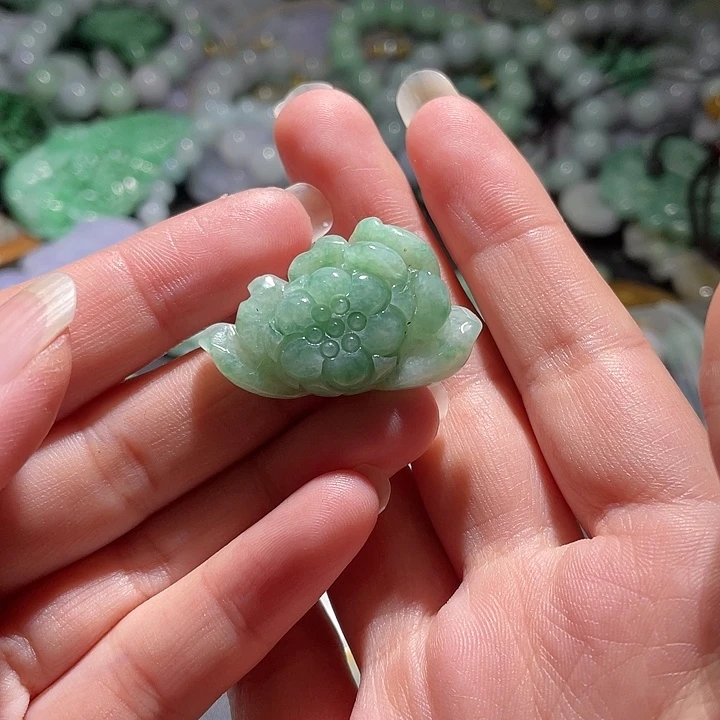 颈饰未镶嵌翡翠天