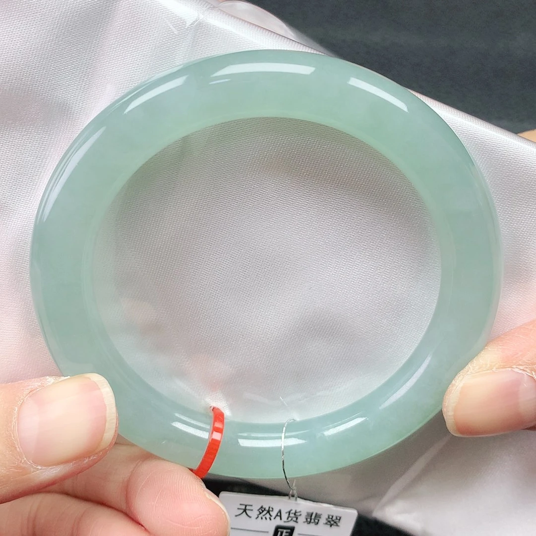 翡翠手镯未镶嵌55圈