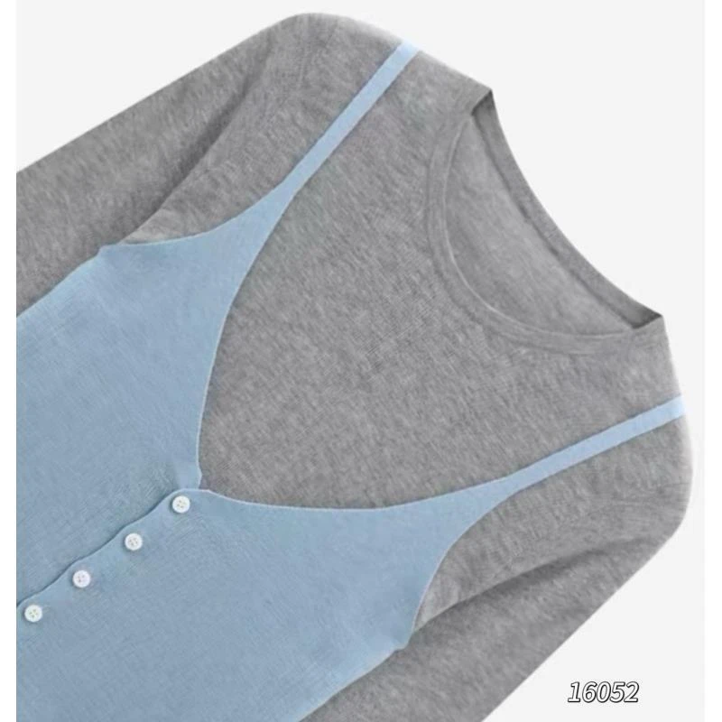 16052（部分无水洗唛，介意慎拍）CHUXUN下摆蕾丝吊带假两件针织衫