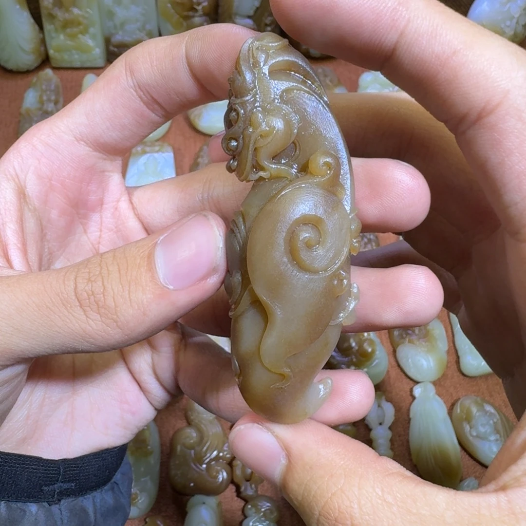 和田玉未镶嵌颈饰