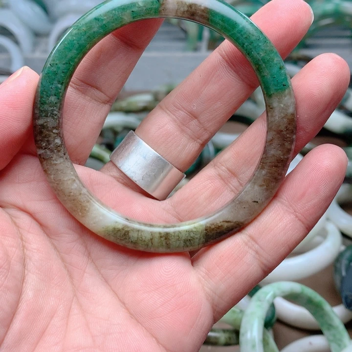 独山玉未镶嵌手镯61