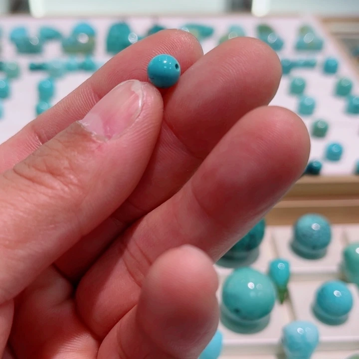 蓝***河绿松石未镶嵌珠宝奇石