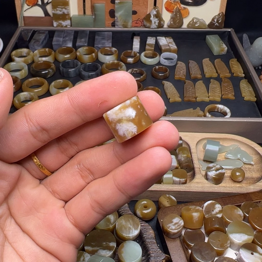 和田玉（糖玉）未镶嵌珠宝奇石墩子16