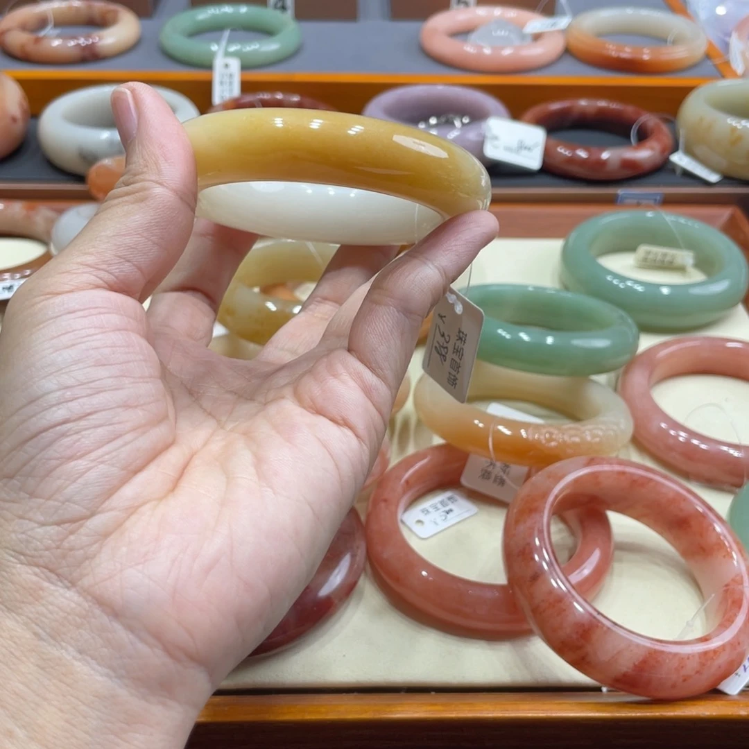 石英质玉手镯未镶嵌叽**噜