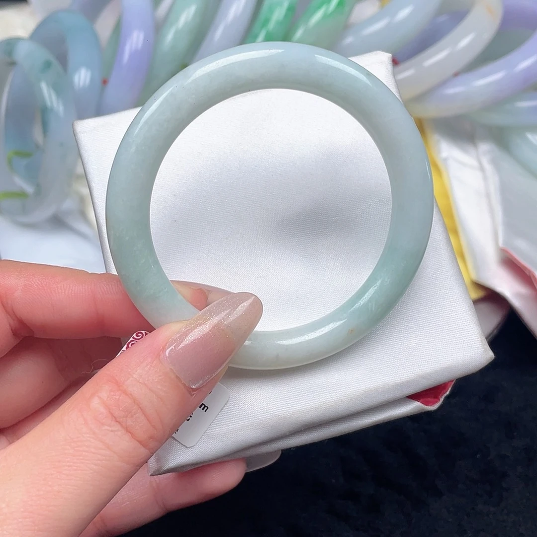 翡翠未镶嵌手镯082