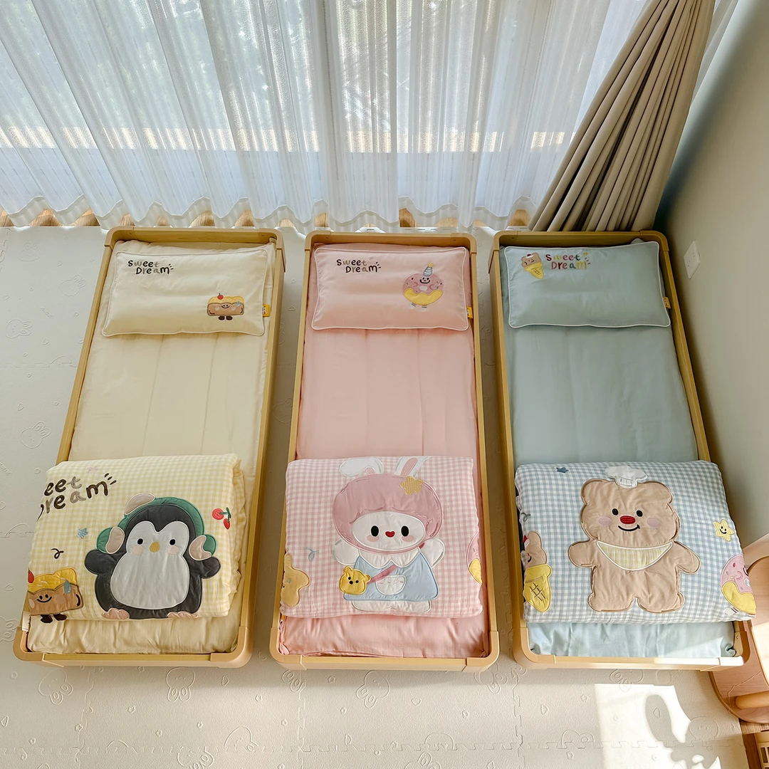 高精绣A类幼儿园被子三件套色织双层纱被褥六件套儿童午睡七件套