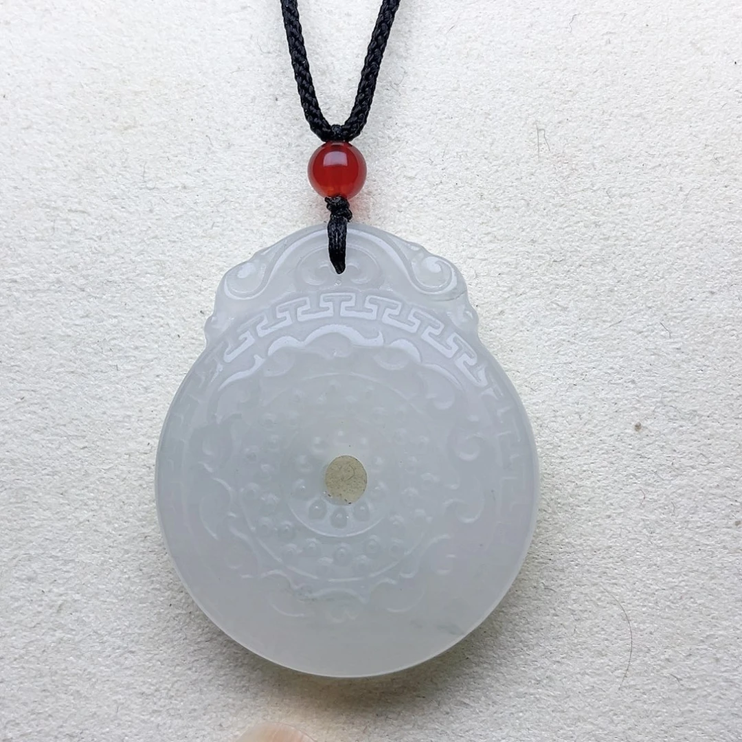 颈饰未镶嵌石英质玉