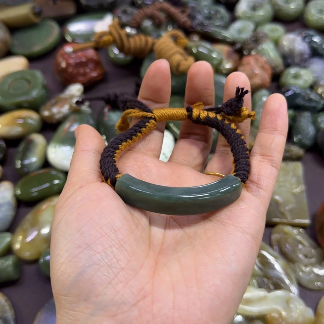 岫岩河磨玉（透闪石质玉）未镶嵌挂件